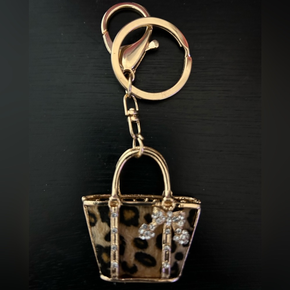 Women’s unbranded purse keychain